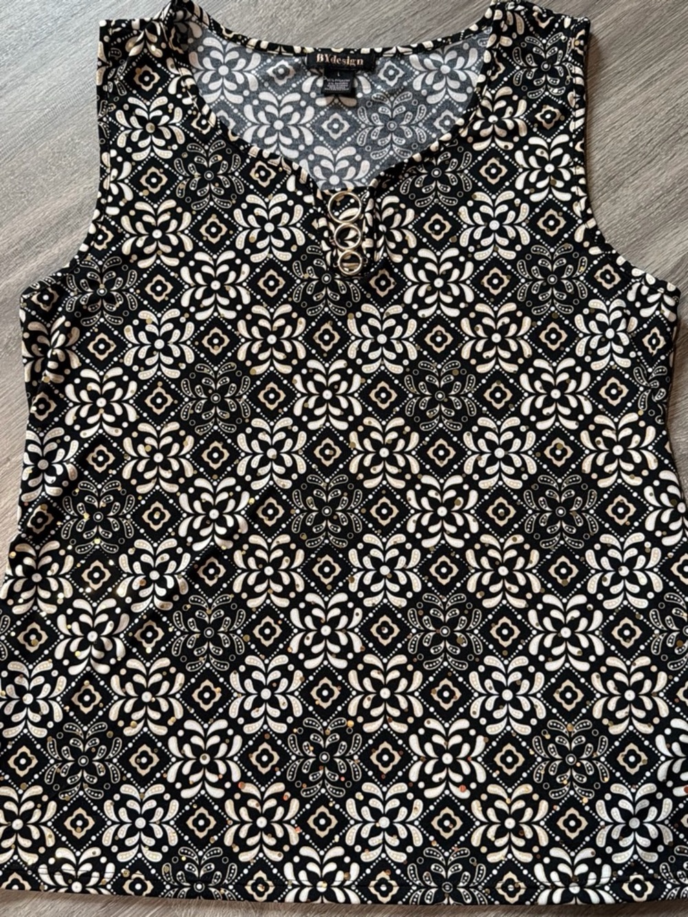 B.Yuglen Black & Cream Sleeveless Keyhole-Accent Tank